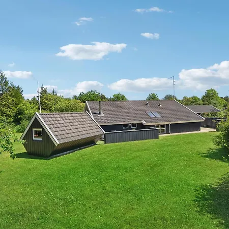 5 Bedroom Lovely In Holiday home Oksbol (Syddanmark)