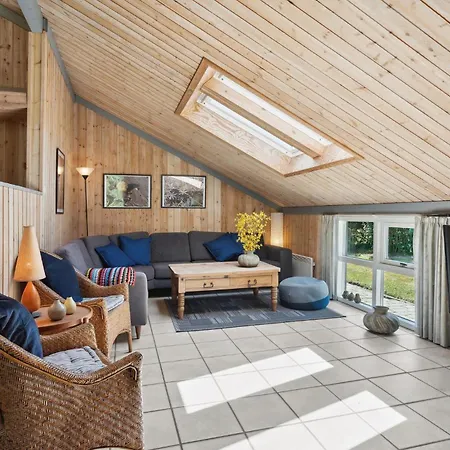 Holiday home 5 Bedroom Lovely In Oksbol (Syddanmark)