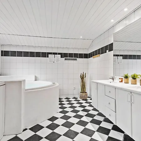 度假居 5 Bedroom Lovely In *